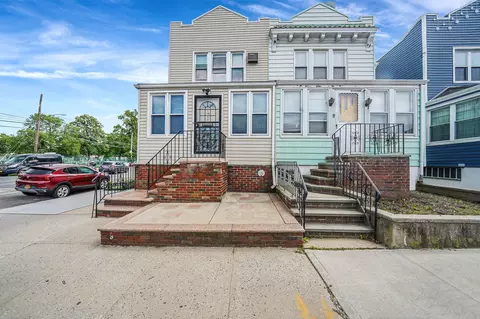 79-48 67th Rd, New York, NY 11379