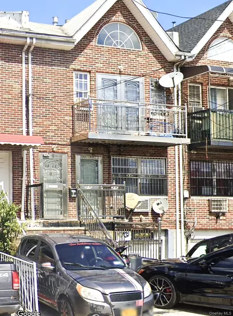 70-17 45 Ave #2 FAMILY, Woodside, NY 11377