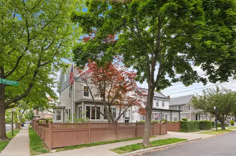 551 Minnieford Ave, New York, NY 10464