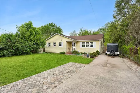 658 Northville Tpke, Riverhead, NY 11901