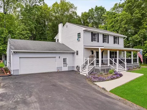 708 Kirbytown Rd, Wawayanda, NY 10940