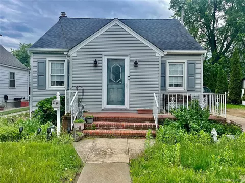 29 Belmont Blvd, Elmont, NY 11003