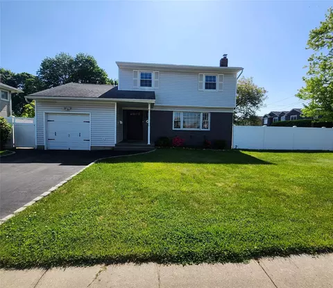 47 Barnum Ave, Plainview, NY 11803