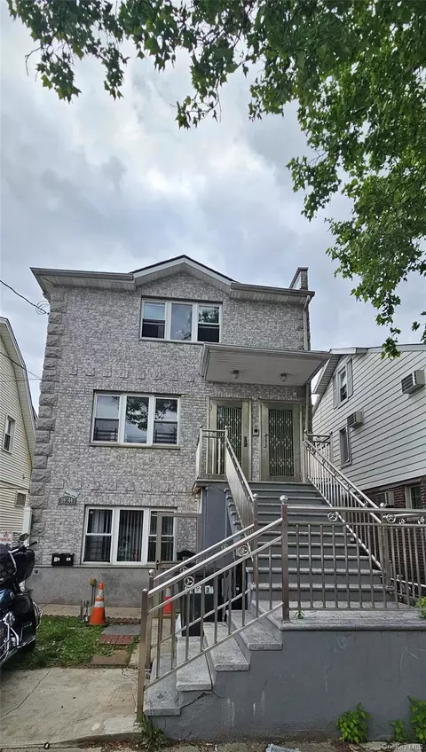 59-44 159 St, New York, NY 11365