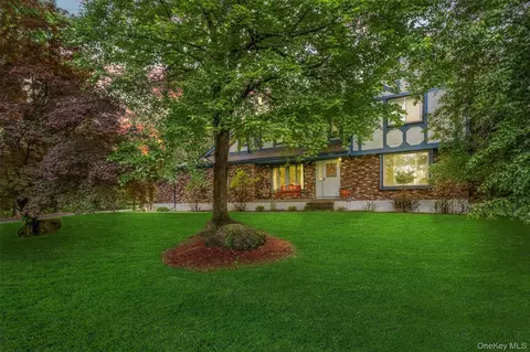 3 Sebastian Ct, East Fishkill, NY 12533