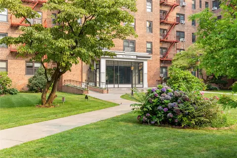 100-11 67th Rd #416, New York, NY 11375