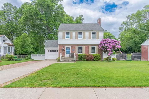 22 Deerfield Pl, Beacon, NY 12508