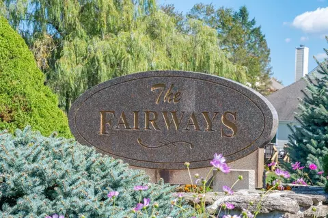 187 Fairway Dr, Carmel, NY 10512