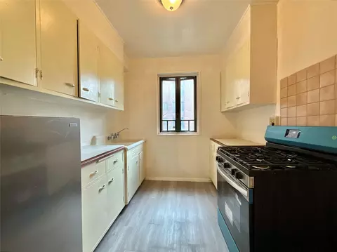 1522 Unionport Rd #6C, New York, NY 10462