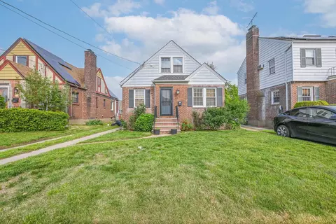 49 Union St, Valley Stream, NY 11580