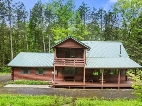 40 Old Travis Rd, Catskill, NY 12414