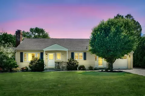 21 Boniello Dr, Mahopac, NY 10541