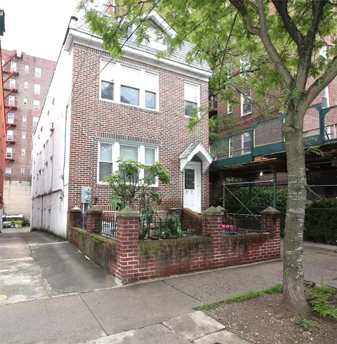 39-17 51 St, New York, NY 11377