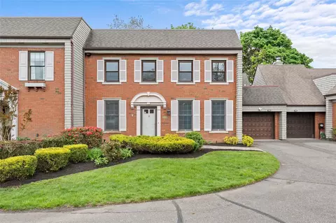 154 Anchor Ln, Bay Shore, NY 11706