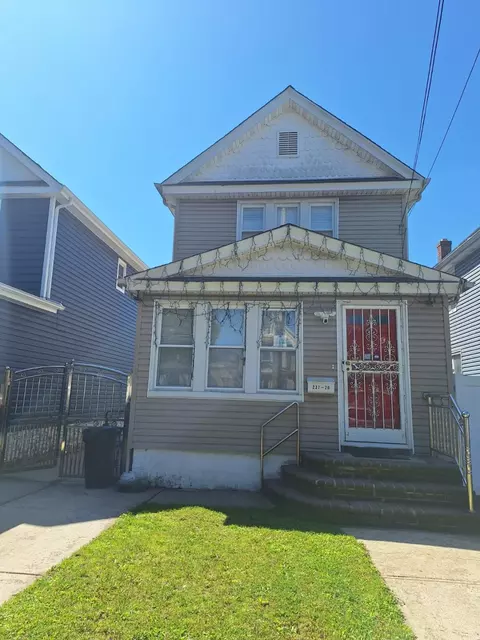 237-20 93 Ave, New York, NY 11426