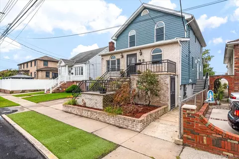 16140 98th St, New York, NY 11414