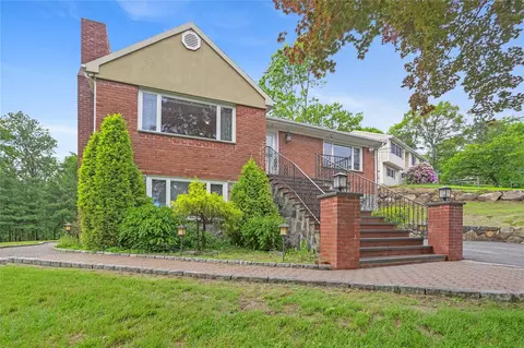 73 Plum Rd, Mahopac, NY 10541