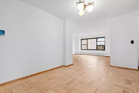 21-50 33rd Rd #12AB, Astoria, NY 11106