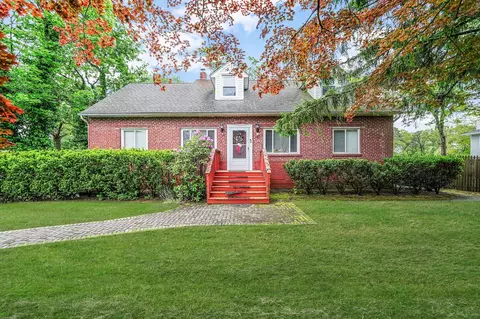 1817 Lincoln Ave, Holbrook, NY 11741
