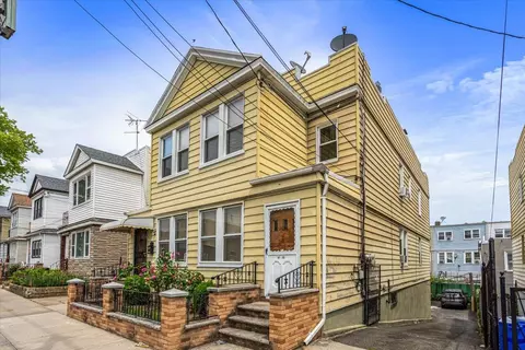 9735 77th St, New York, NY 11416