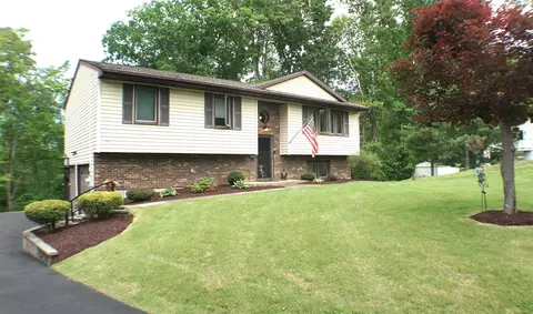 17 Rose Ln, Wappinger, NY 12590