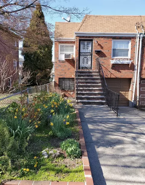 7345 53rd Rd, New York, NY 11378