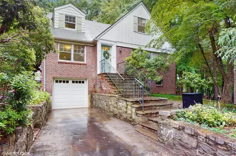 87 Cliff St, Greenburgh, NY 10706