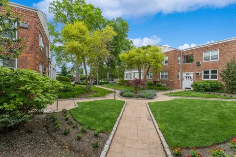 1355 Broadway #B20, Hewlett, NY 11557