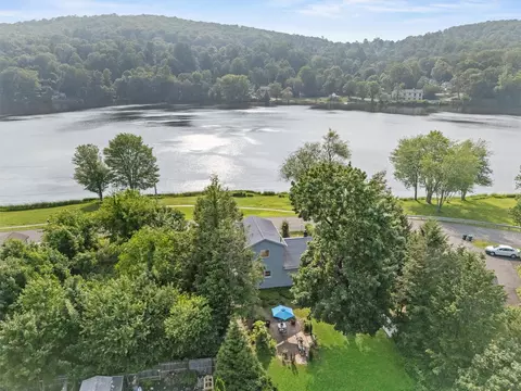 238 Lakeshore Dr E, Kent, NY 10512