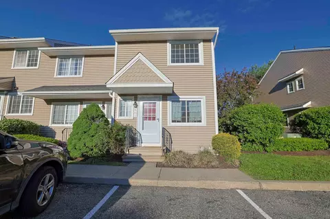 601 Covington Green Ln, Patterson, NY 12563