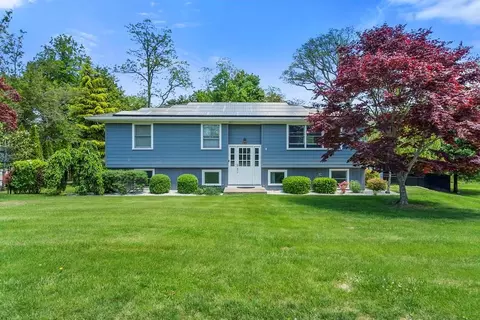 21 Highview Blvd, Brookhaven, NY 11719