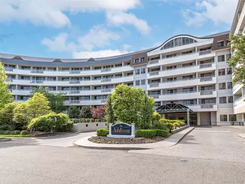 100 Harbor View Dr #515, North Hempstead, NY 11050