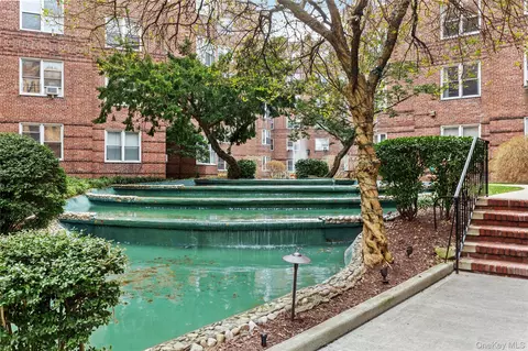 73-12 35th Ave #C51, New York, NY 11372