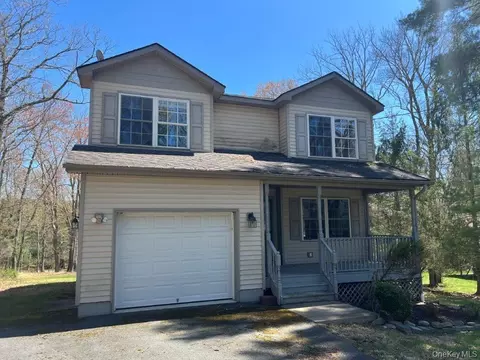 11 Willow Ln, Lumberland, NY 12737