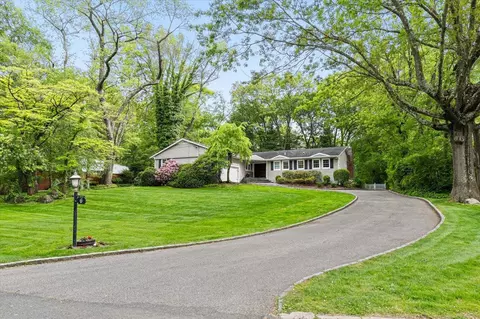 6 Greenville Rd, Greenburgh, NY 10583