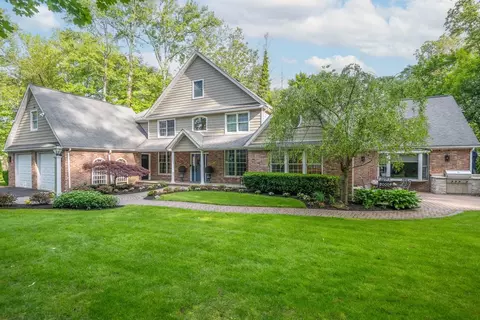14 Rockwood Rd W, North Hempstead, NY 11030