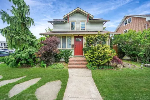 953 Clinton Pl, Baldwin, NY 11510