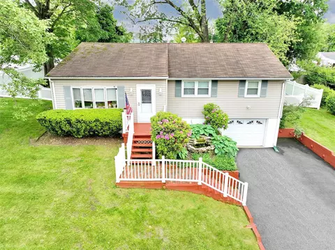 17 Easton St, Stony Point, NY 10980