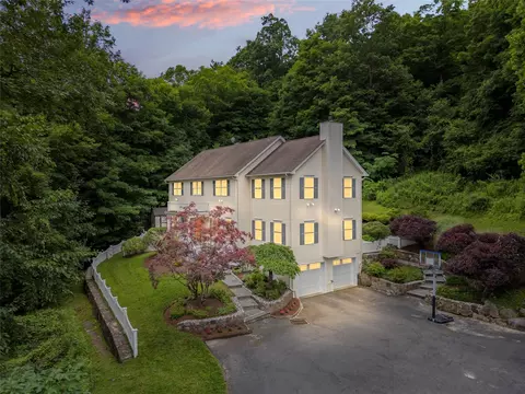 306 Mountain Rd, Mount Pleasant, NY 10570