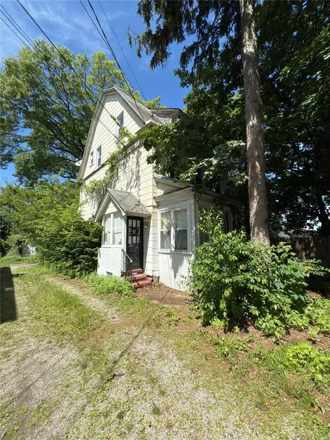 154-21 Ash Ave, Flushing, NY 11355