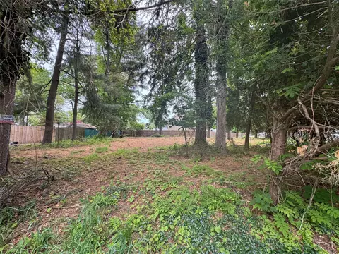 0 Robin Rd, Brookhaven, NY