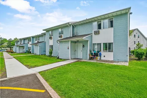 49 Ruth Ct, Middletown, NY 10940