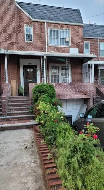58-33 150 St, Flushing, NY 11355