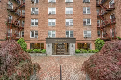 1 Vincent Rd #2B, Yonkers, NY 10708