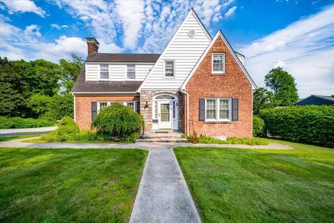 70 Cross St, Beacon, NY 12508