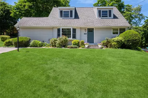 130 Rita Dr, Cortlandt, NY 10567