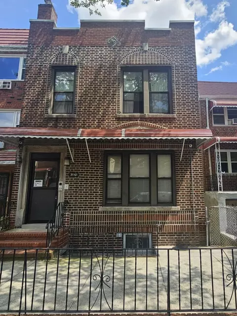 31-61 43 St, New York, NY 11103