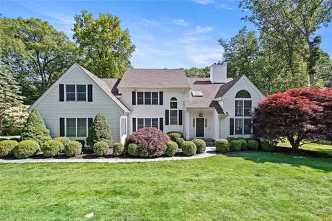 17 Mianus Bluff Dr, Bedford, NY 10506