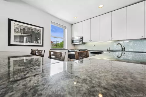 162-41 Powells Cove Blvd #4G, New York, NY 11357