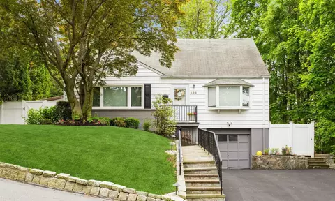 309 Chatterton Pkwy, Greenburgh, NY 10530